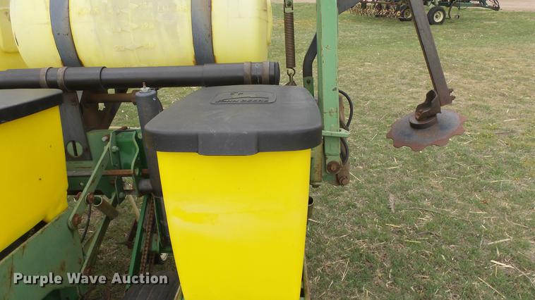 image for item EX9154 John Deere 7200 Max Emerge 2 planter