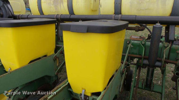 image for item EX9154 John Deere 7200 Max Emerge 2 planter