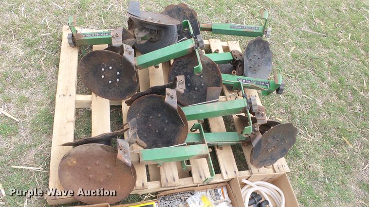 image for item EX9154 John Deere 7200 Max Emerge 2 planter