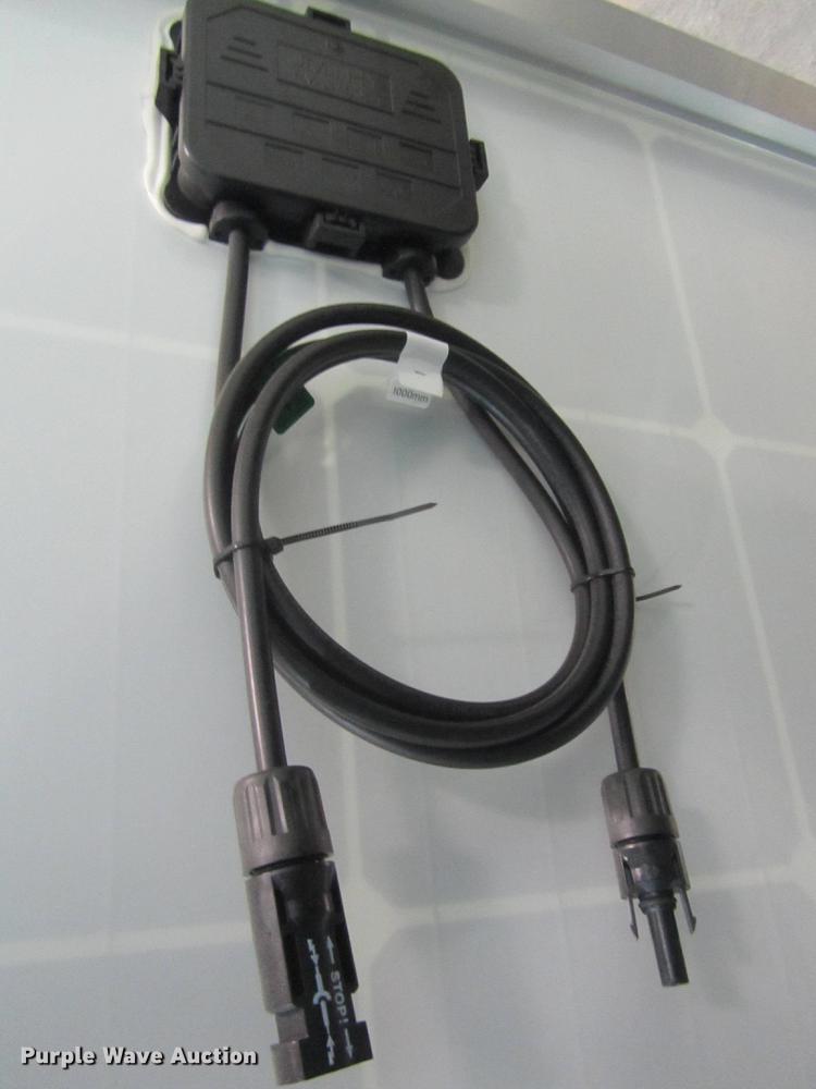 image for item G1107 (26) 2018 Mission solar panels