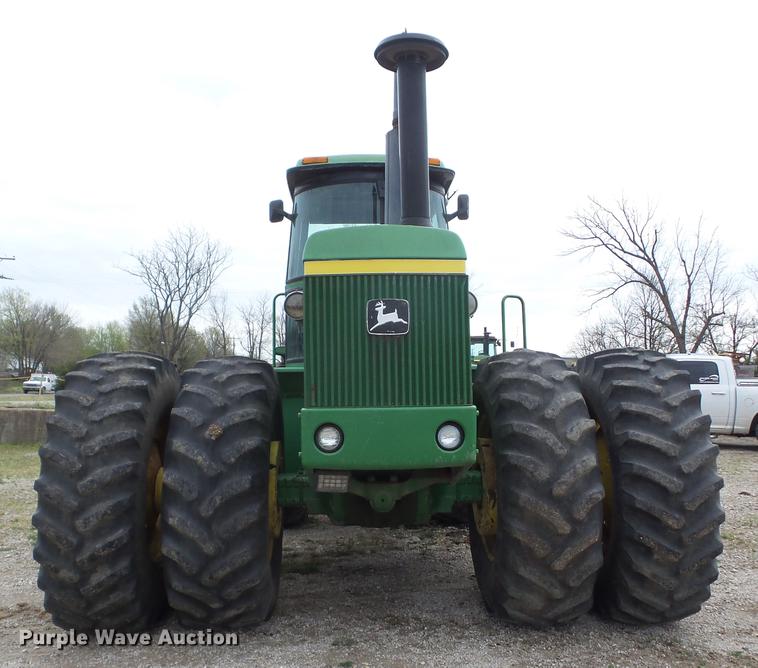 image for item J8524 1976 John Deere 8430 4WD tractor