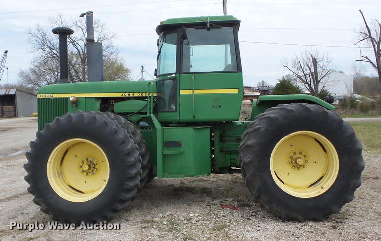 image for item J8524 1976 John Deere 8430 4WD tractor