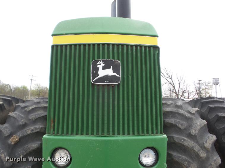 image for item J8524 1976 John Deere 8430 4WD tractor