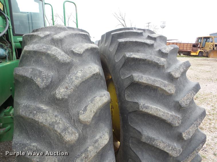 image for item J8524 1976 John Deere 8430 4WD tractor