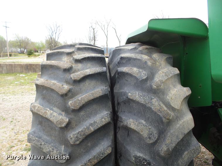image for item J8524 1976 John Deere 8430 4WD tractor