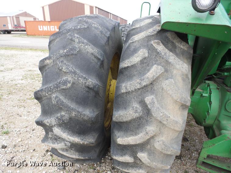 image for item J8524 1976 John Deere 8430 4WD tractor