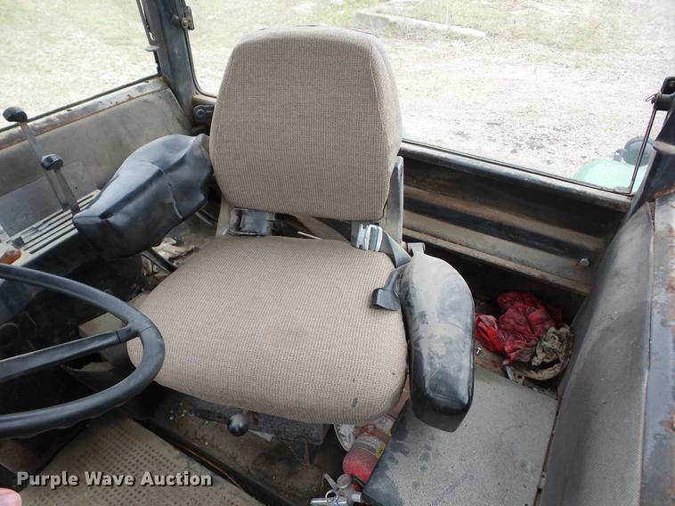 image for item J8524 1976 John Deere 8430 4WD tractor