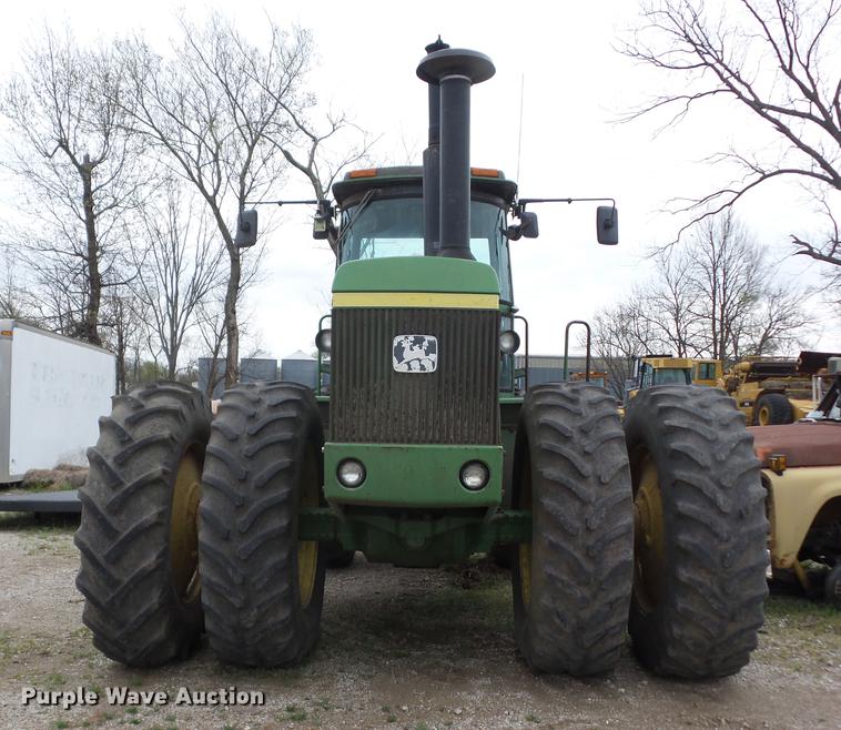 image for item J8525 1978 John Deere 8430 4WD tractor