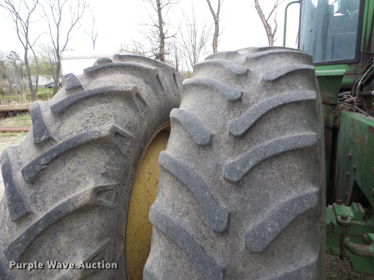 image for item J8525 1978 John Deere 8430 4WD tractor