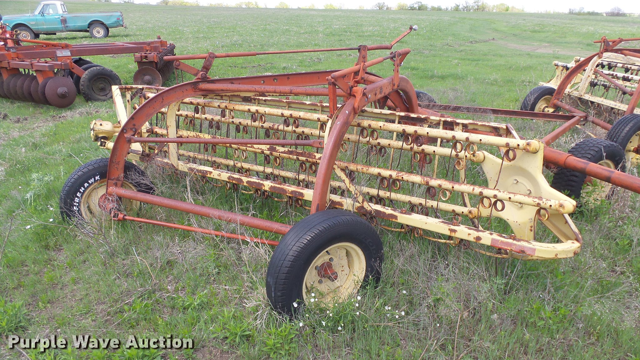 (2) New Holland hay rakes in Howard, KS | Item EZ9608 sold | Purple Wave