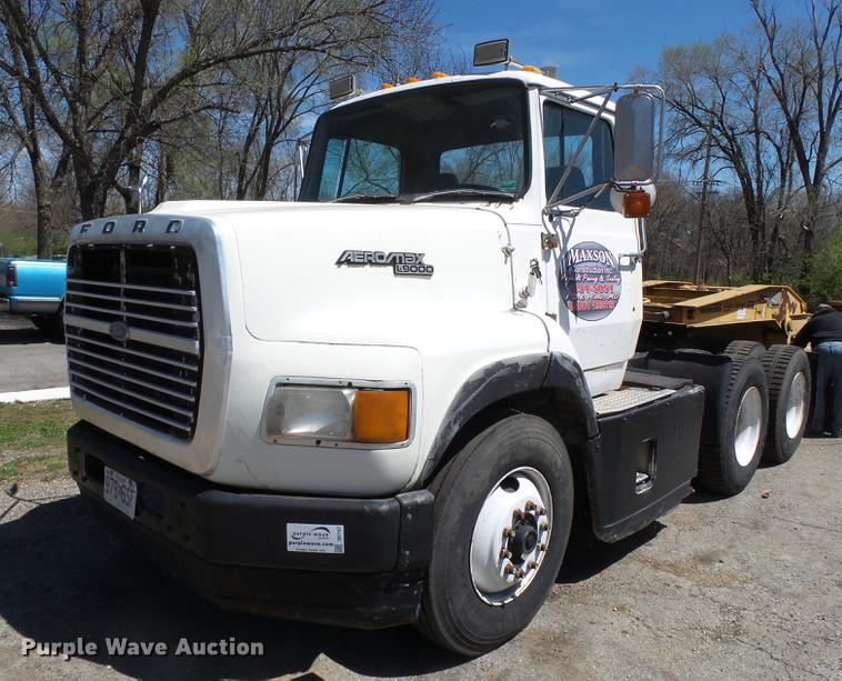 image for item DB7167 1988 Ford L9000 semi truck