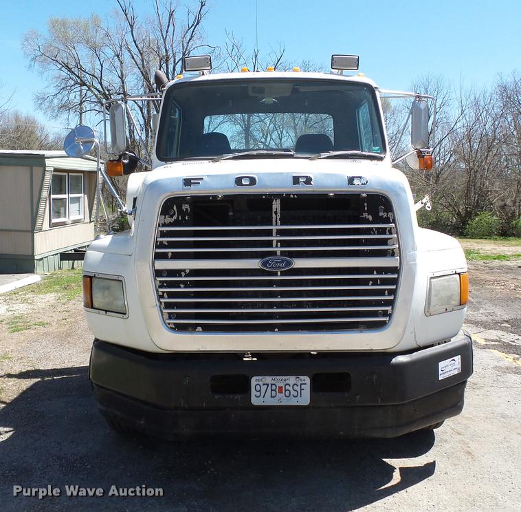 image for item DB7167 1988 Ford L9000 semi truck