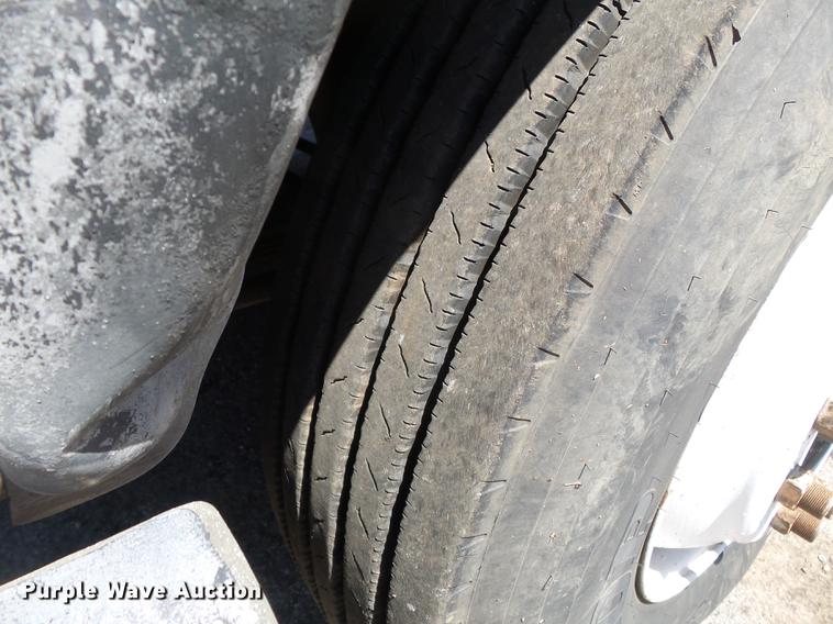 image for item DB7167 1988 Ford L9000 semi truck