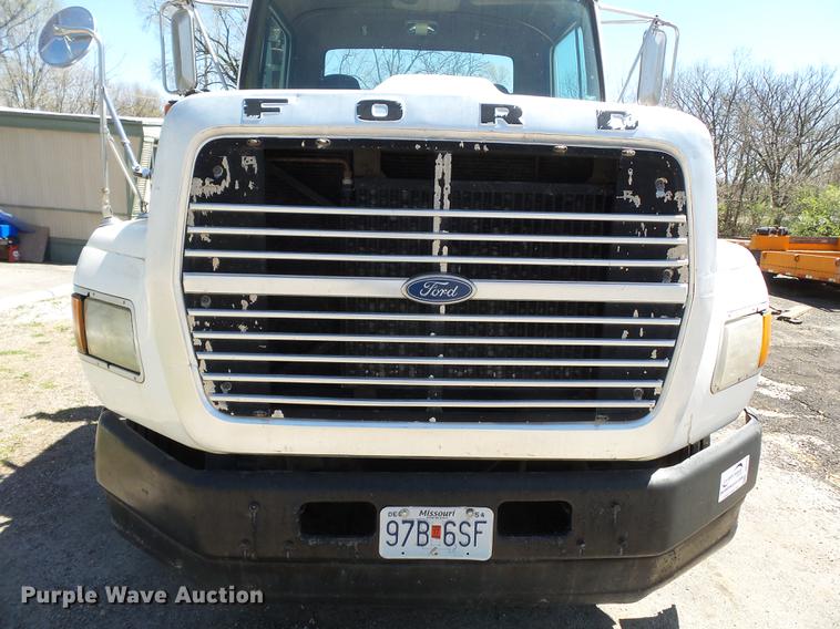 image for item DB7167 1988 Ford L9000 semi truck