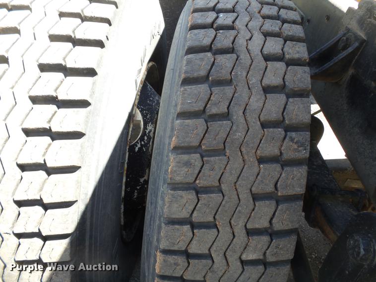 image for item DB7167 1988 Ford L9000 semi truck