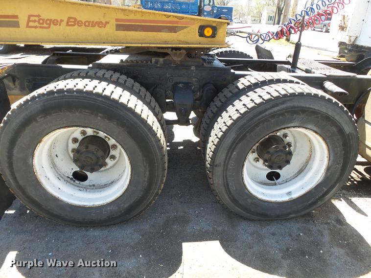 image for item DB7167 1988 Ford L9000 semi truck