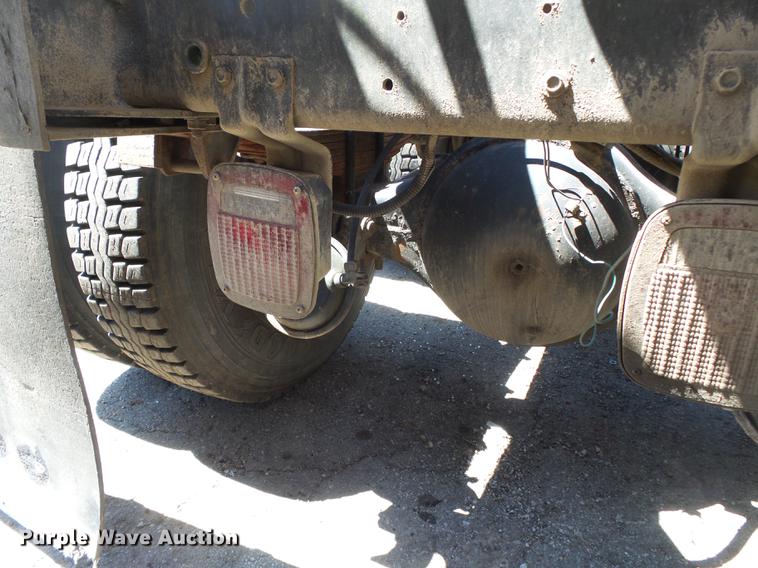 image for item DB7167 1988 Ford L9000 semi truck