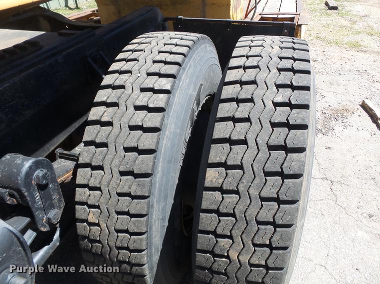 image for item DB7167 1988 Ford L9000 semi truck