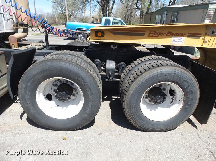 image for item DB7167 1988 Ford L9000 semi truck