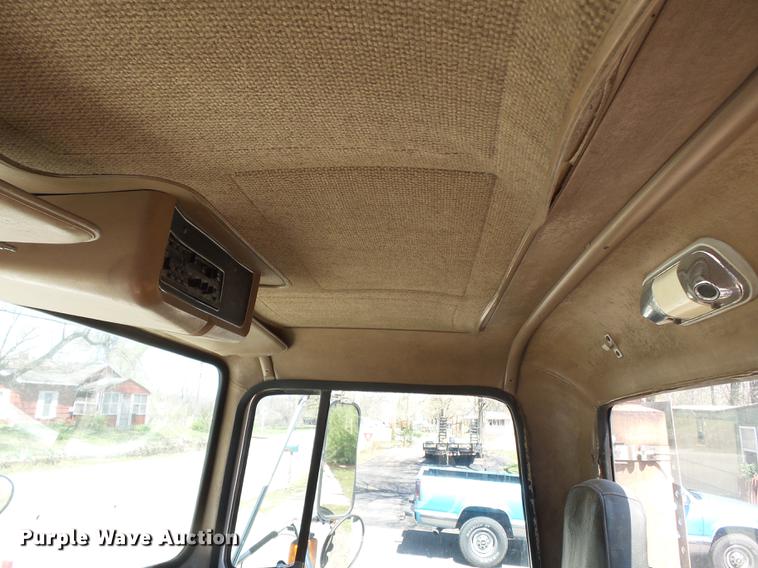 image for item DB7167 1988 Ford L9000 semi truck