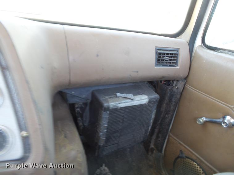 image for item DB7167 1988 Ford L9000 semi truck