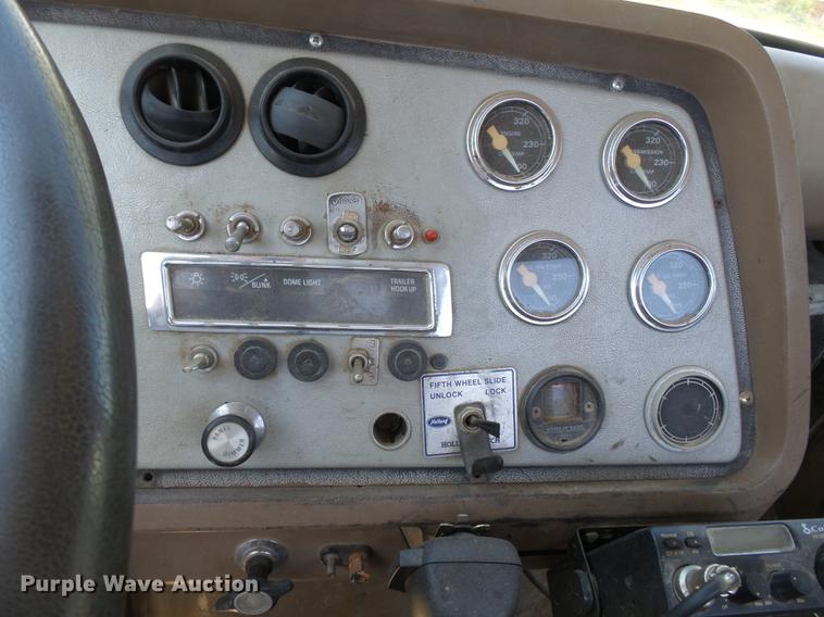 image for item DB7167 1988 Ford L9000 semi truck