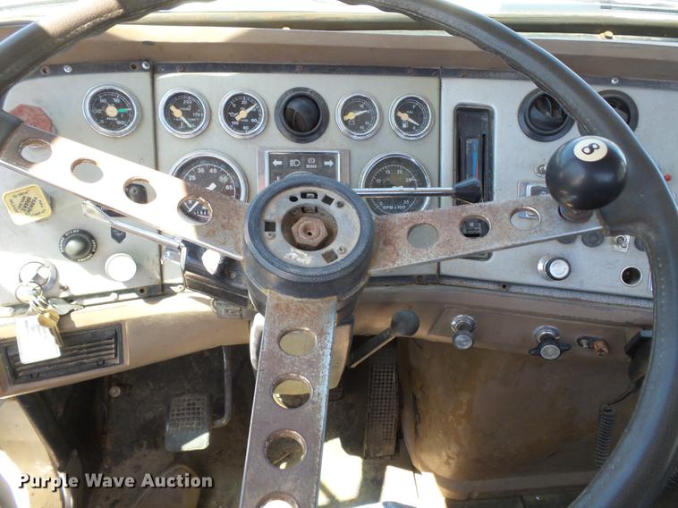 image for item DB7167 1988 Ford L9000 semi truck