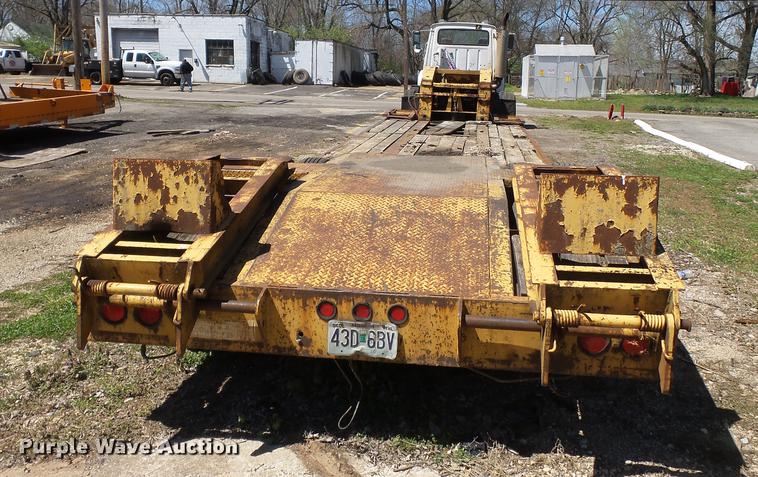 image for item DB7168 1989 Eager Beaver 356SL lowboy equipment trailer