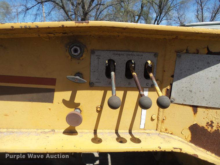 image for item DB7168 1989 Eager Beaver 356SL lowboy equipment trailer