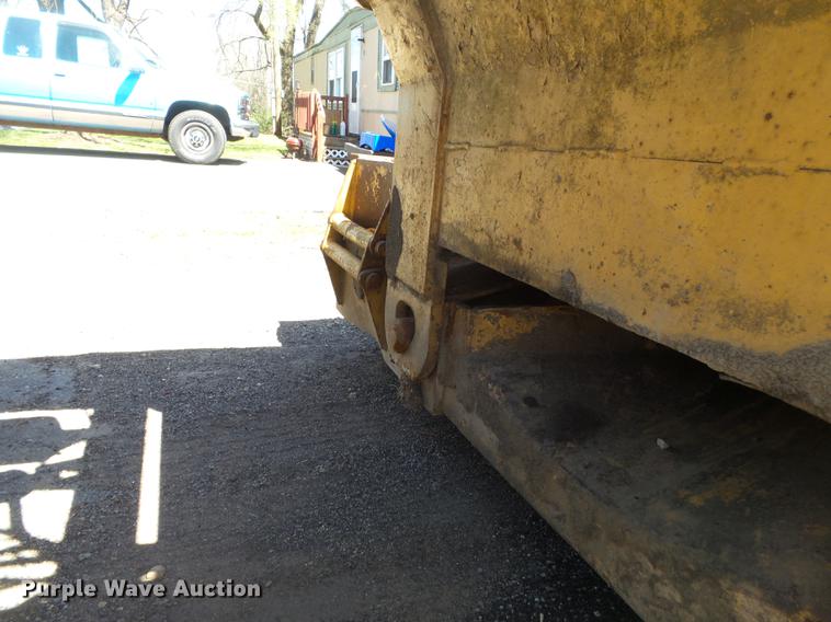 image for item DB7168 1989 Eager Beaver 356SL lowboy equipment trailer