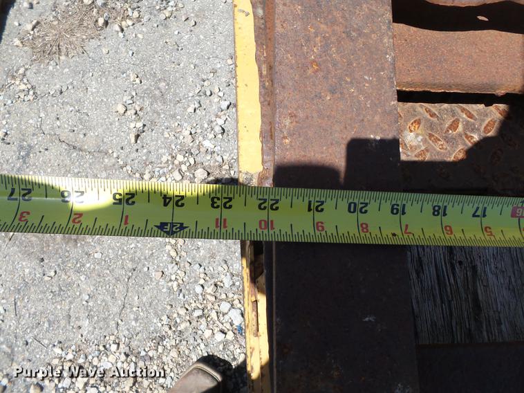 image for item DB7168 1989 Eager Beaver 356SL lowboy equipment trailer