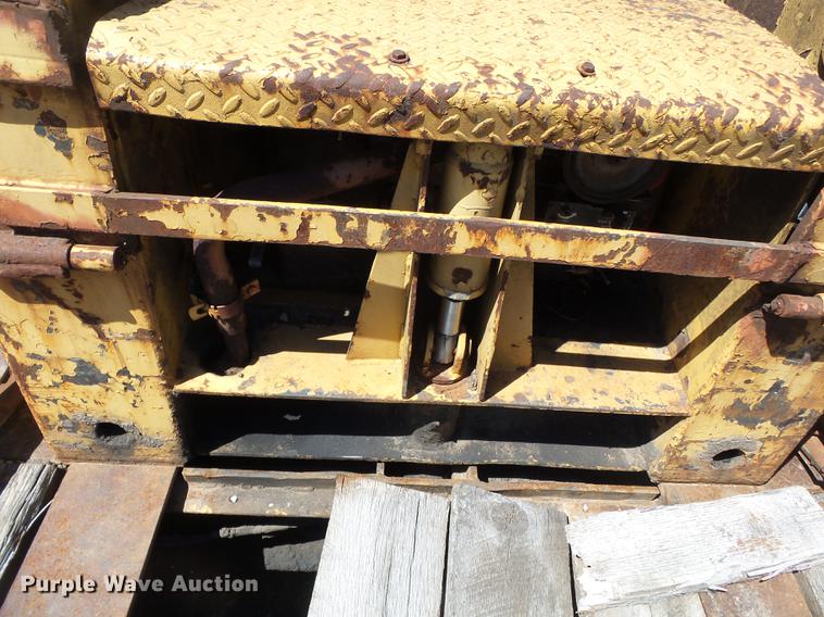 image for item DB7168 1989 Eager Beaver 356SL lowboy equipment trailer