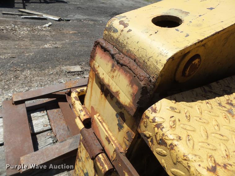 image for item DB7168 1989 Eager Beaver 356SL lowboy equipment trailer