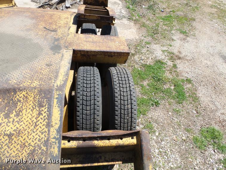 image for item DB7168 1989 Eager Beaver 356SL lowboy equipment trailer