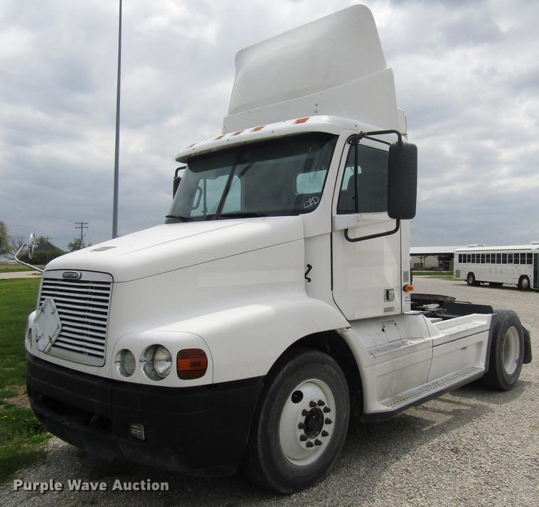 image for item DC4259 2002 Freightliner Century Class ST112 semi truck