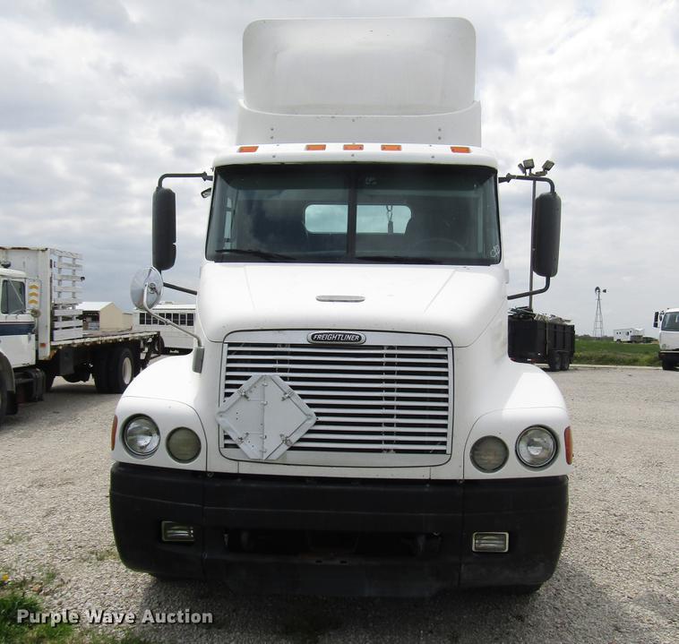 image for item DC4259 2002 Freightliner Century Class ST112 semi truck