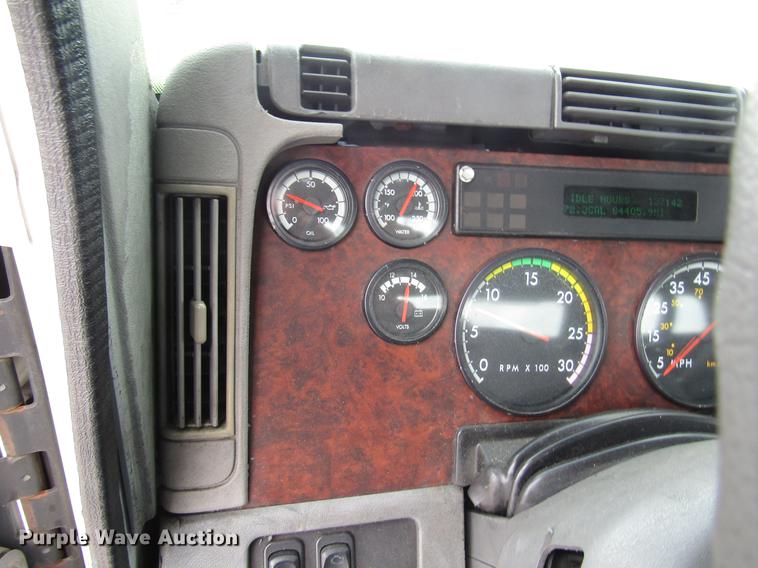 image for item DC4259 2002 Freightliner Century Class ST112 semi truck