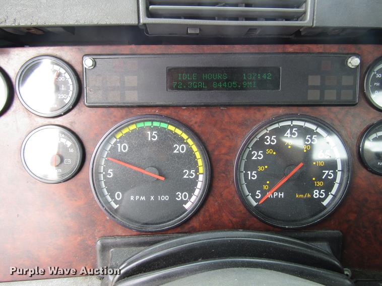 image for item DC4259 2002 Freightliner Century Class ST112 semi truck