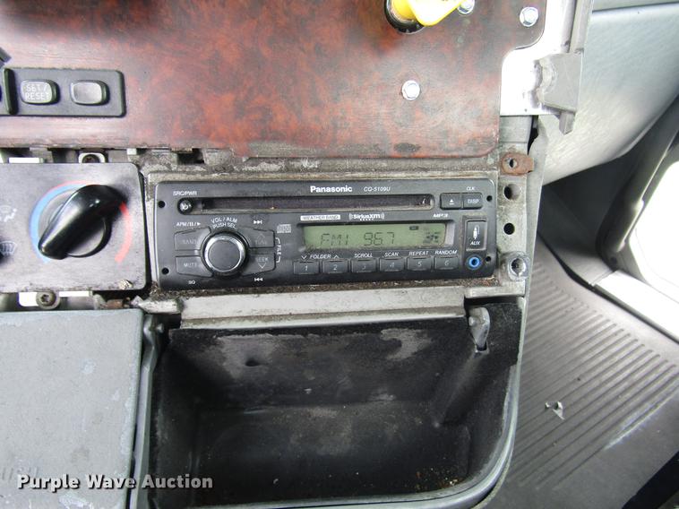 image for item DC4259 2002 Freightliner Century Class ST112 semi truck