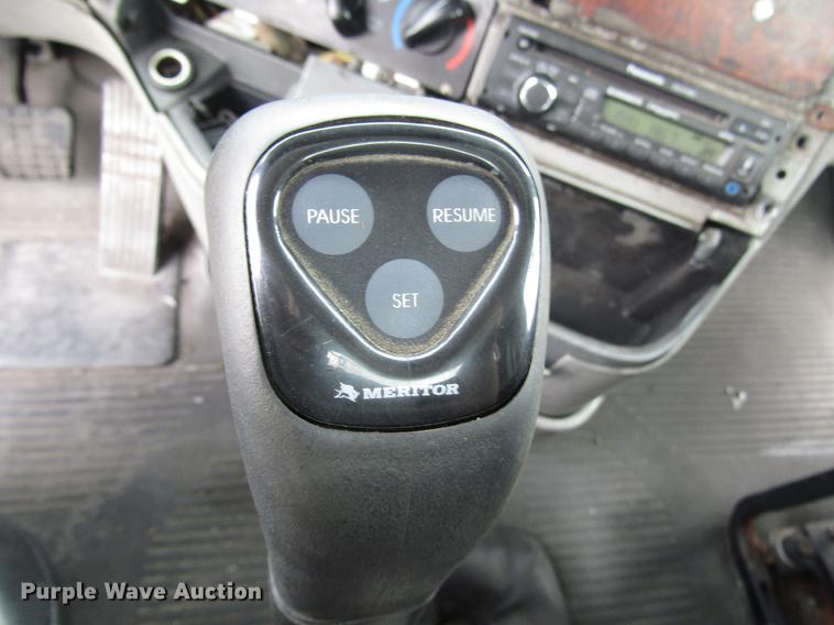 image for item DC4259 2002 Freightliner Century Class ST112 semi truck