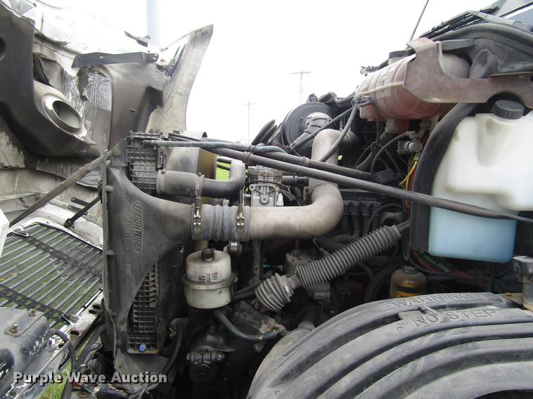 image for item DC4259 2002 Freightliner Century Class ST112 semi truck