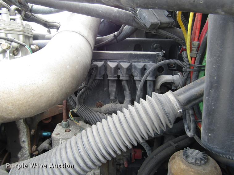 image for item DC4259 2002 Freightliner Century Class ST112 semi truck