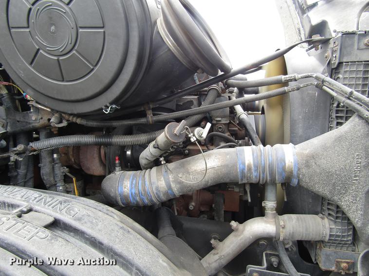 image for item DC4259 2002 Freightliner Century Class ST112 semi truck