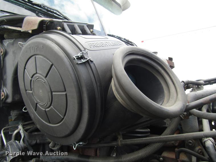 image for item DC4259 2002 Freightliner Century Class ST112 semi truck