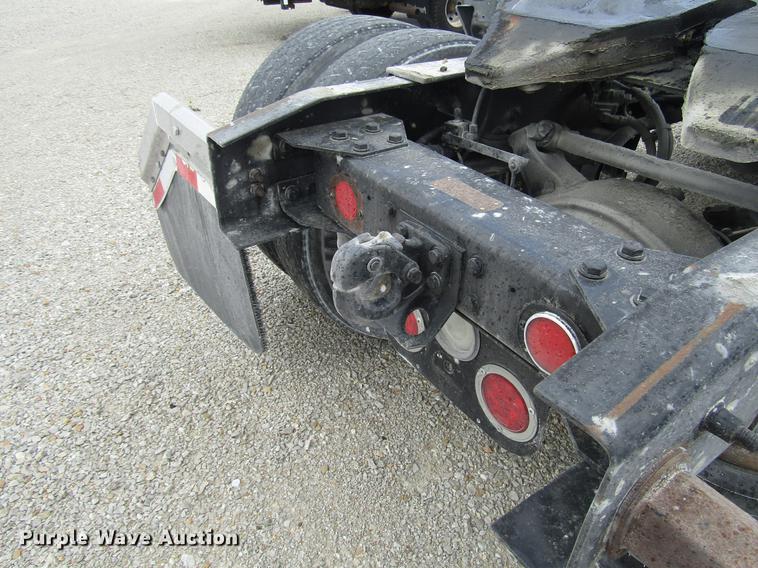 image for item DC4259 2002 Freightliner Century Class ST112 semi truck