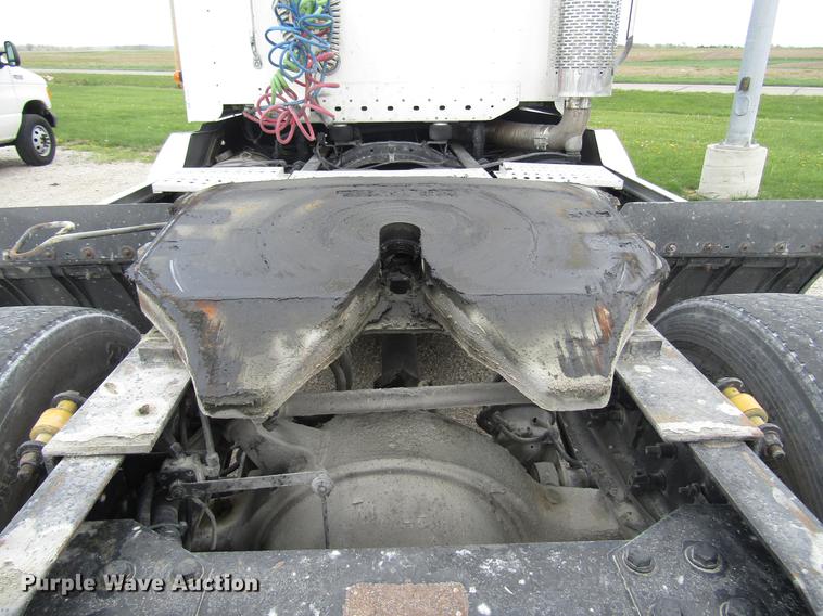 image for item DC4259 2002 Freightliner Century Class ST112 semi truck