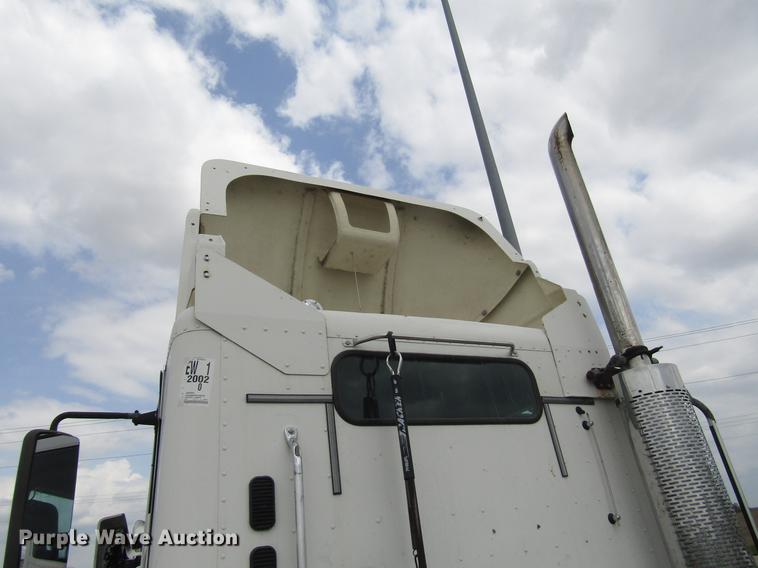 image for item DC4259 2002 Freightliner Century Class ST112 semi truck