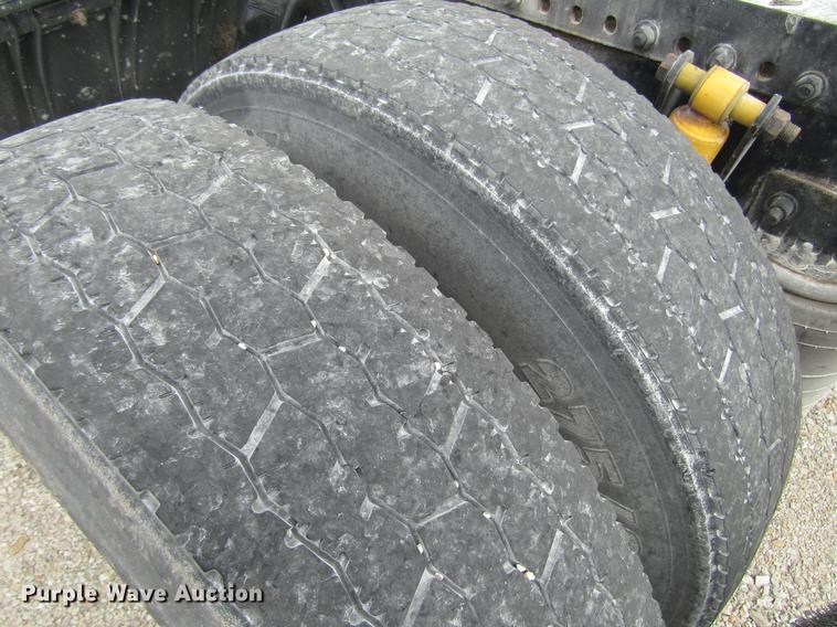 image for item DC4259 2002 Freightliner Century Class ST112 semi truck