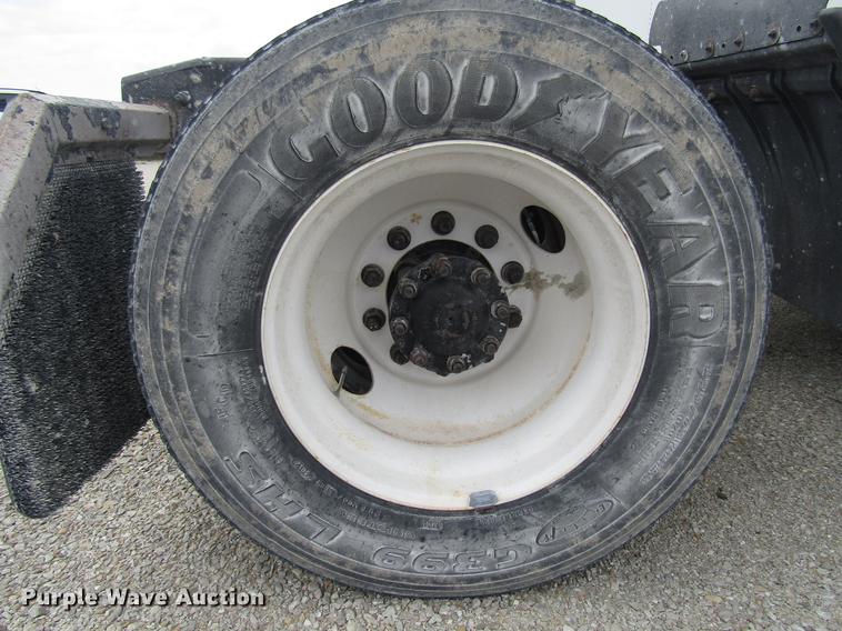 image for item DC4259 2002 Freightliner Century Class ST112 semi truck