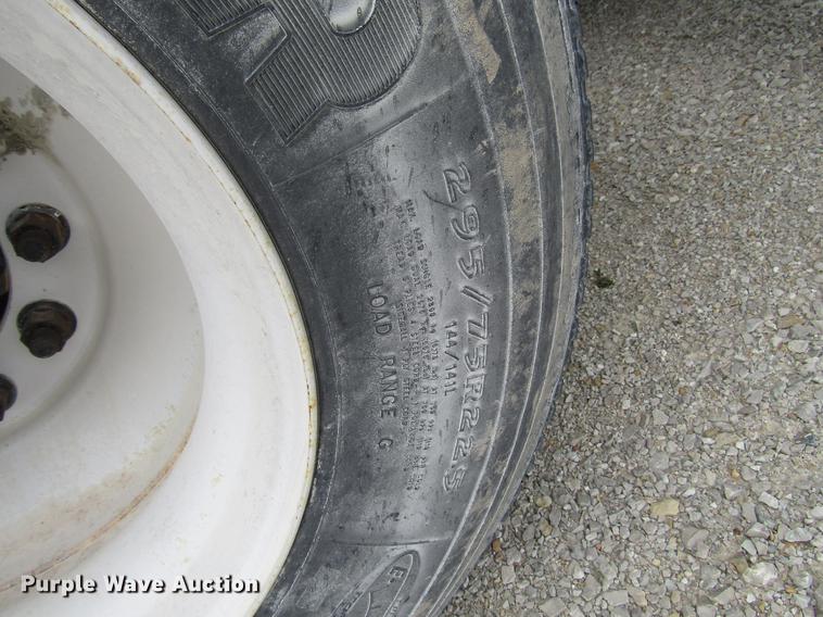 image for item DC4259 2002 Freightliner Century Class ST112 semi truck